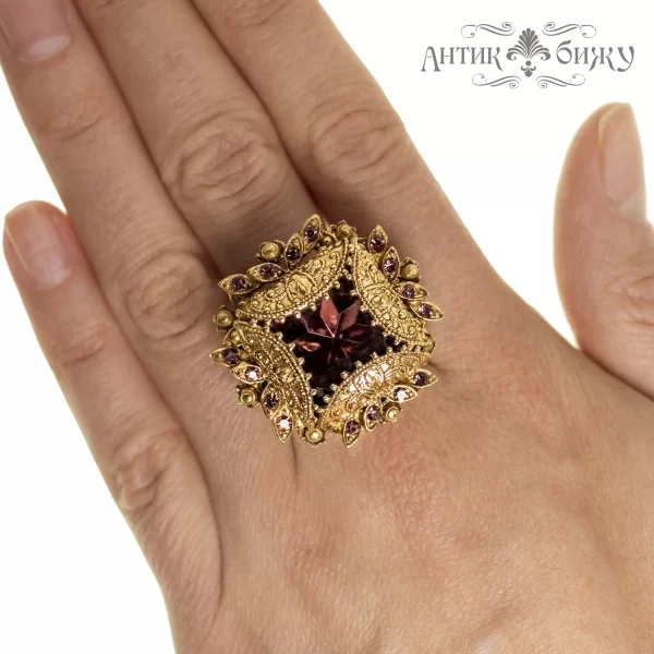 Винтажное коктейльное кольцо «Пурпур» от Florenza Старинные украшения