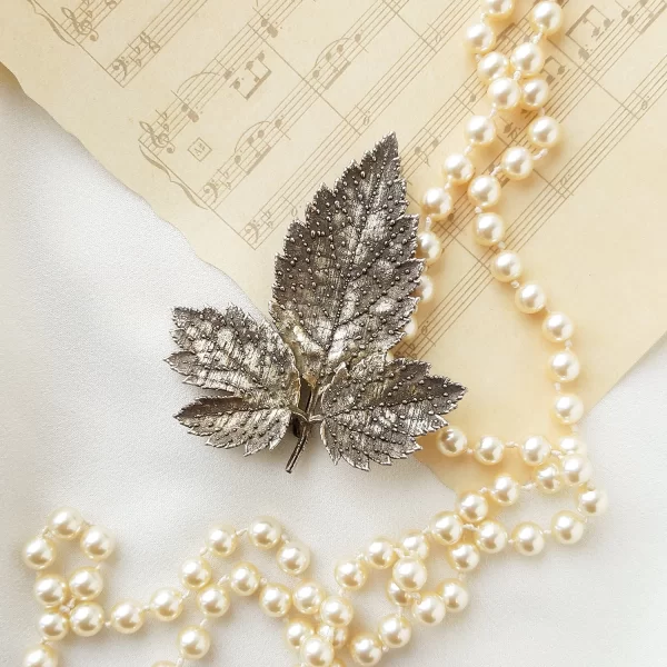 Винтажная серебряная брошь «Листочек» от Flora Danica