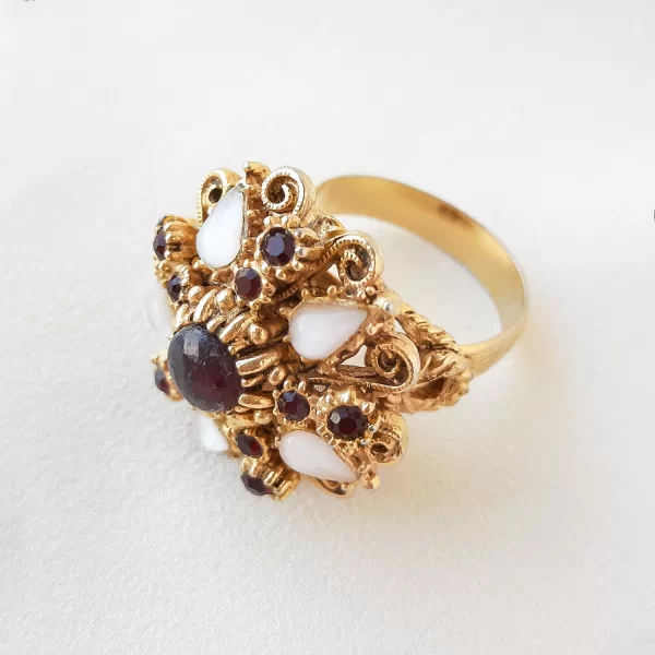Коктейльное кольцо «Гранатовый шик» от Florenza