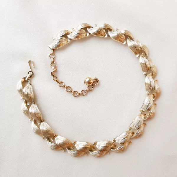 Роскошное винтажное ожерелье «Листья» от Lisner Купить