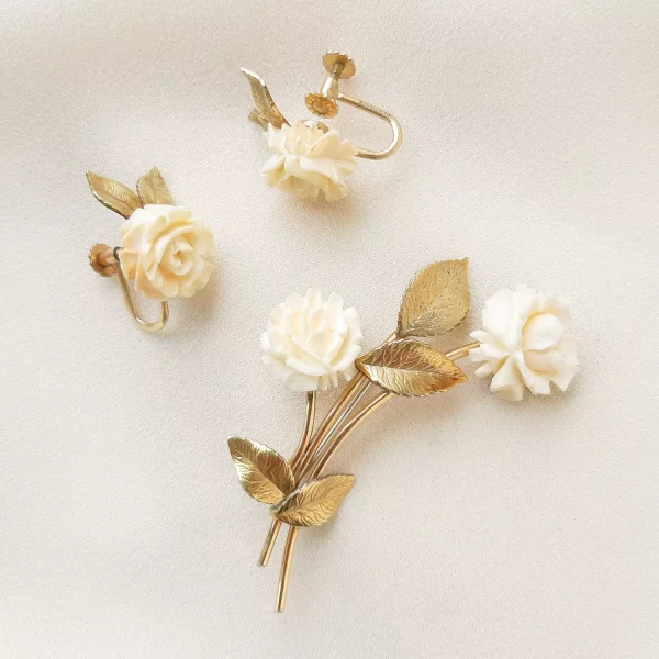 Винтажная бижутерия, комплект «Белые розы» от Krementz
