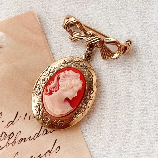 Винтажная брошь - медальон «Хранительница» от 1928 Jewelry Купить