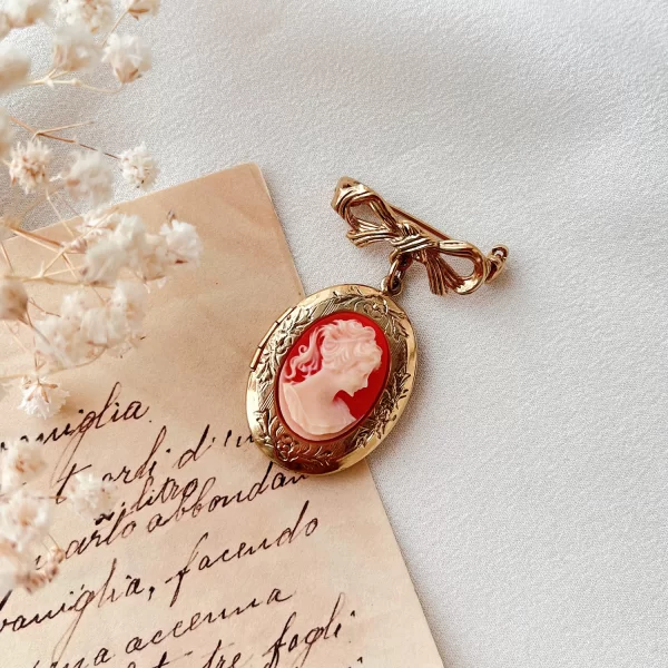 Винтажная брошь - медальон «Хранительница» от 1928 Jewelry Старинные украшения