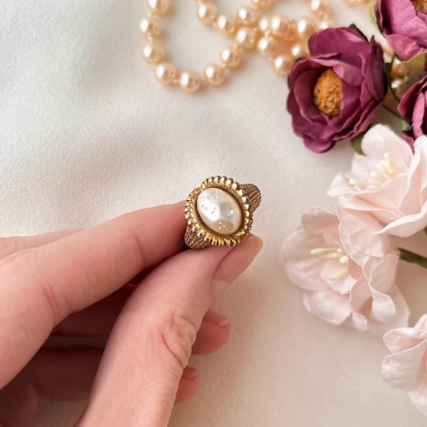 Винтажное кольцо «Жемчужинка» от Sarah Coventry Купить винтаж