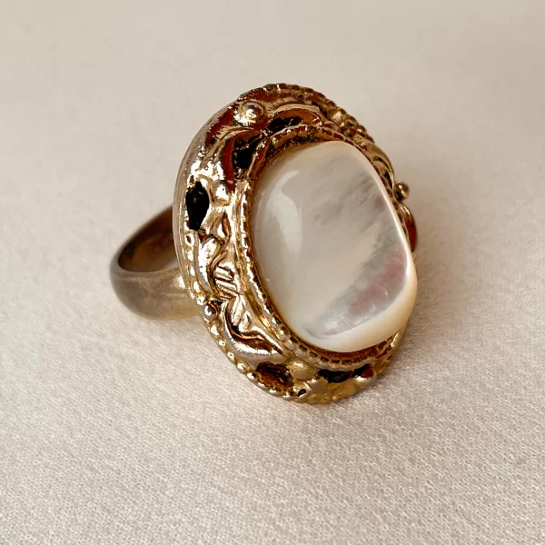 Коктейльное кольцо «Перламутр» от Whiting and Davis