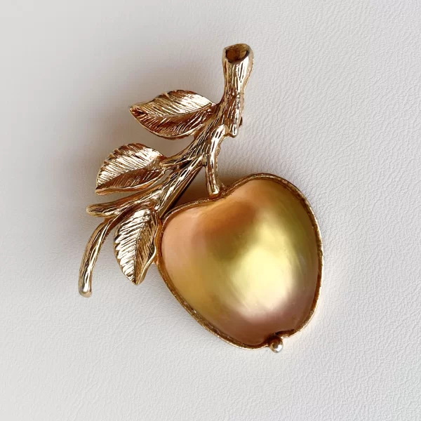 Винтажная брошь «Золотое яблочко» от Sarah Coventry